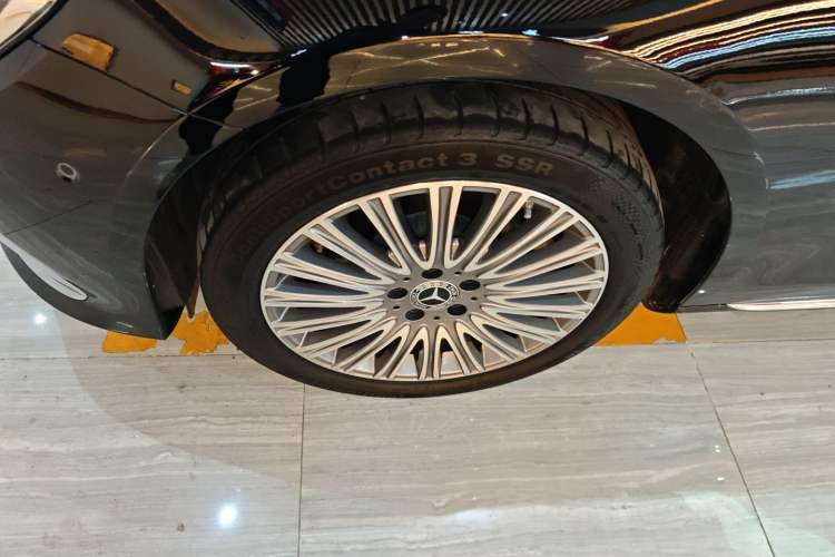 Used Mercedes-Benz E-Class 2022 Updated E 300 L Luxury Edition
