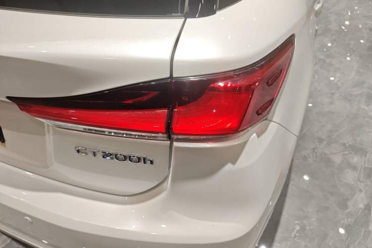 Used Lexus CT 2017 CT200h Elite Edition Monotone China VI
