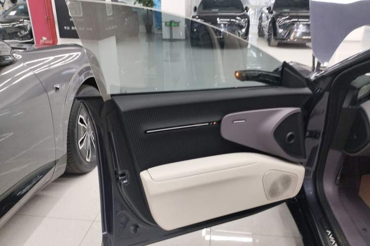 Used  12 2025 Ultra Extended-Range Edition
