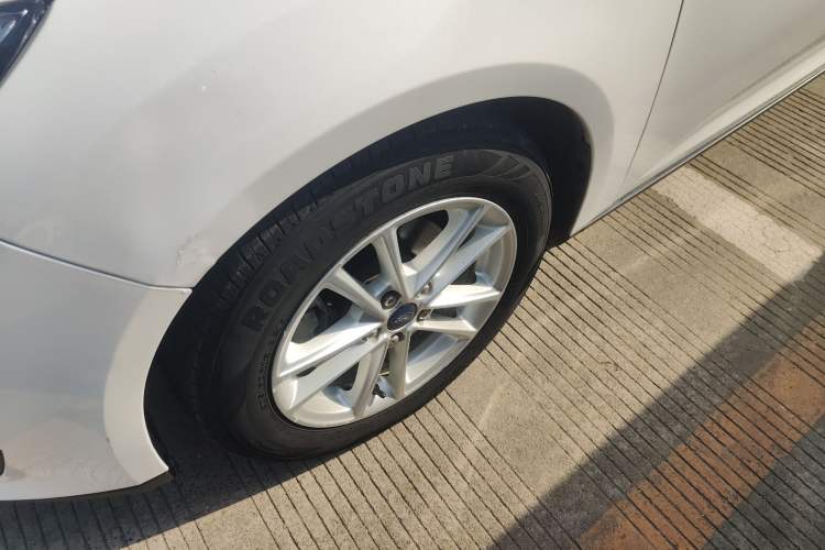 Used Ford Focus 2017 Sedan 1.6L Automatic Fashion Edition Smart Drive Version
