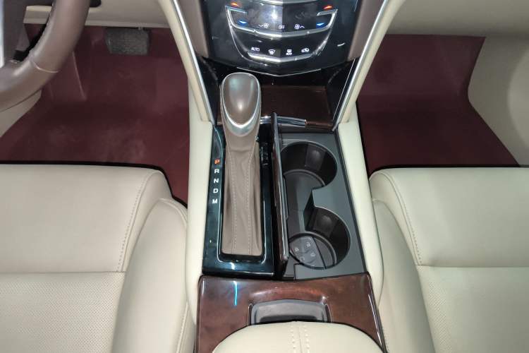 Used Cadillac XTS 2014 28T Comfort Version
