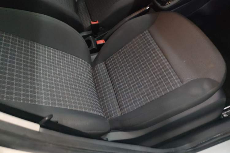 Used Volkswagen Polo 2016 1.6L Automatic Comfort Model