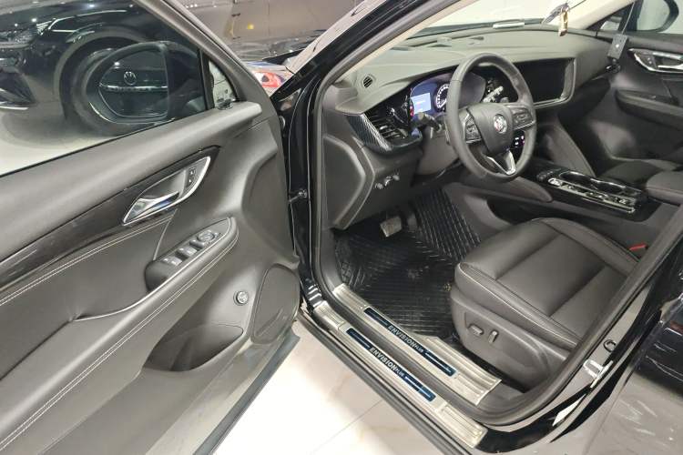 Used Buick Envision 2022 Encore Plus 652T Five-Seat All-Wheel-Drive Luxury Model
