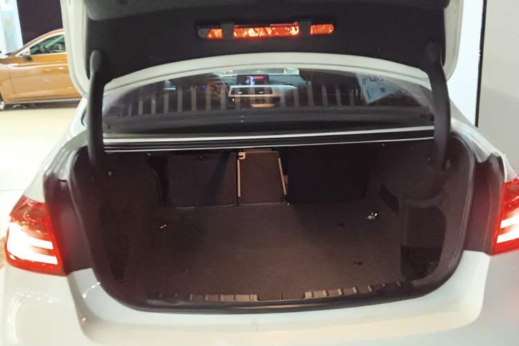 Used BMW 3 Series 2014 320i Sport Edition