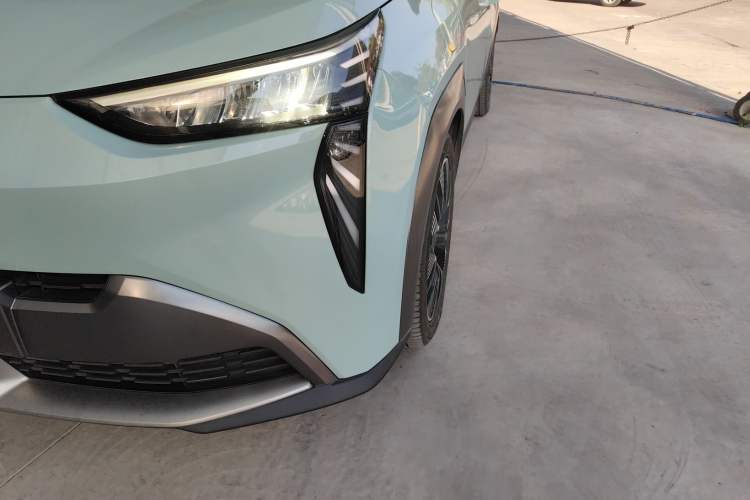 Used AION Y 2022 70 Tech Edition Lithium Iron Phosphate
