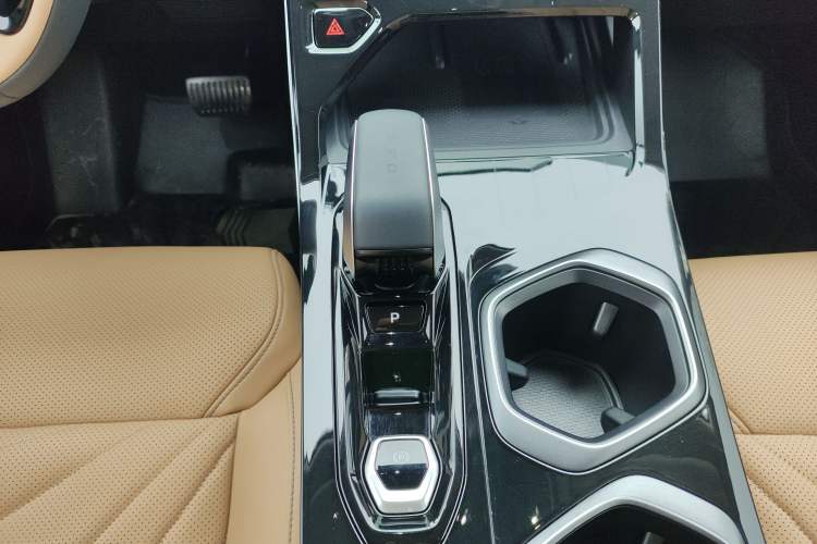 Used Geely Auto FX11 2023 1.5TD DCT Prestige Edition
