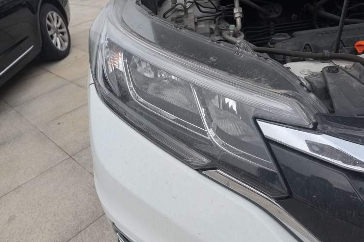 Used Honda CR-V 2015 2.0L two-wheel drive urban version
