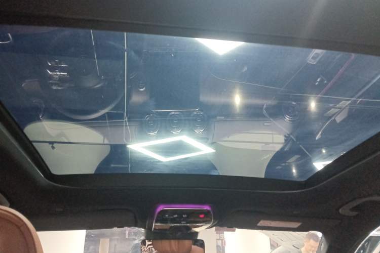 Used Mercedes-Benz GLC 2023 GLC 300 L 4MATIC Dynamic Edition 5-seater
