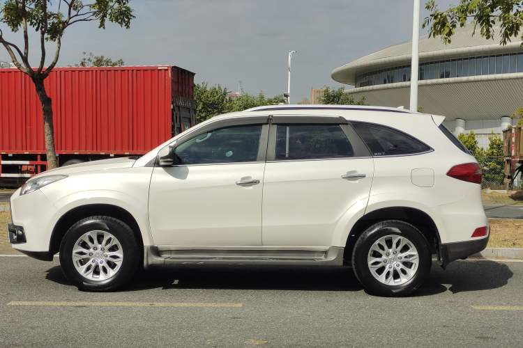 Used JMC Yusheng S350 2016 2.0T Automatic Two-Wheel Drive Gasoline Luxury Edition 5 Seats
