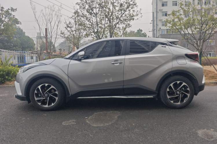 Used Toyota IZOA 2020 2.0L Yichi Version
