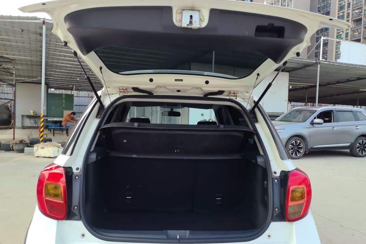 Used Suzuki SX4 2013 1.6L Manual CoolRide Model
