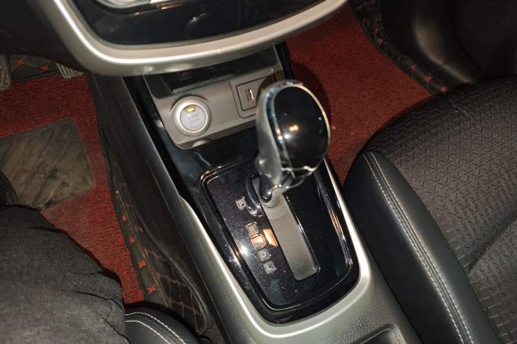 Used Nissan Tiida 2019 1.6L CVT Smart Drive Version China VI Standard