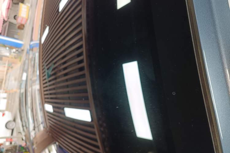 Used Tesla Model Y L 2025 Long-Range All-Wheel-Drive Version
