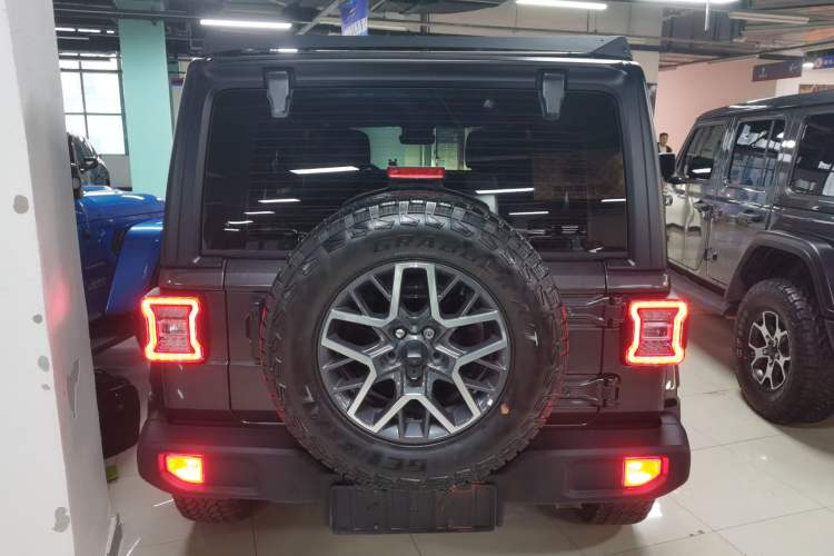 Used  Wrangler 2024 2.0T Sahara Four-Door Edition
