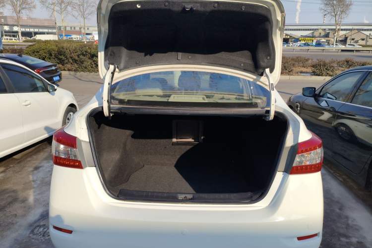 Used Nissan Sylphy 2014 1.6XV CVT Deluxe Edition
