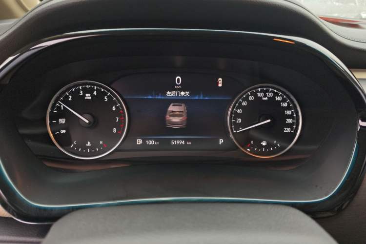 Used Buick GL8 2023 Facelifted Land Cruiser Executive Luxury Version
