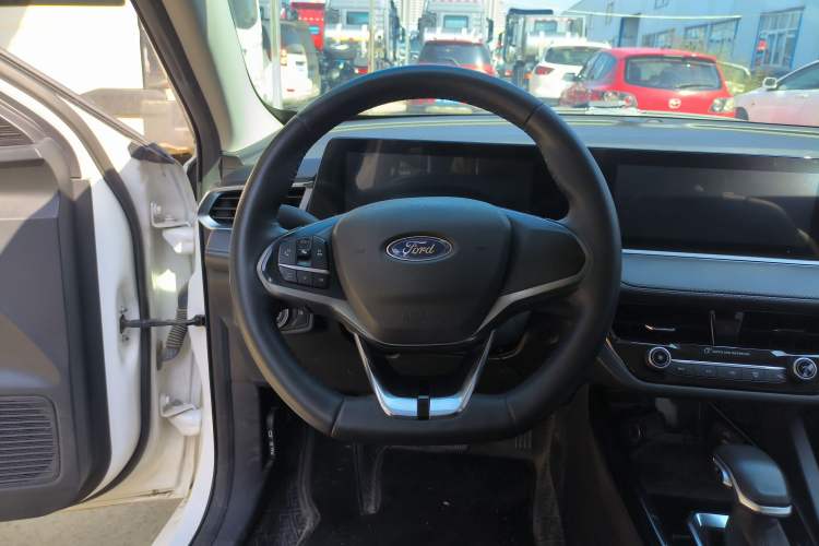 Used Ford Escort 2021 1.5L Automatic Diamond Edition
