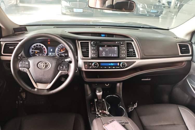 Used Toyota Highlander 2015 2.0T Four-Wheel Drive Luxury Edition 7-Seater