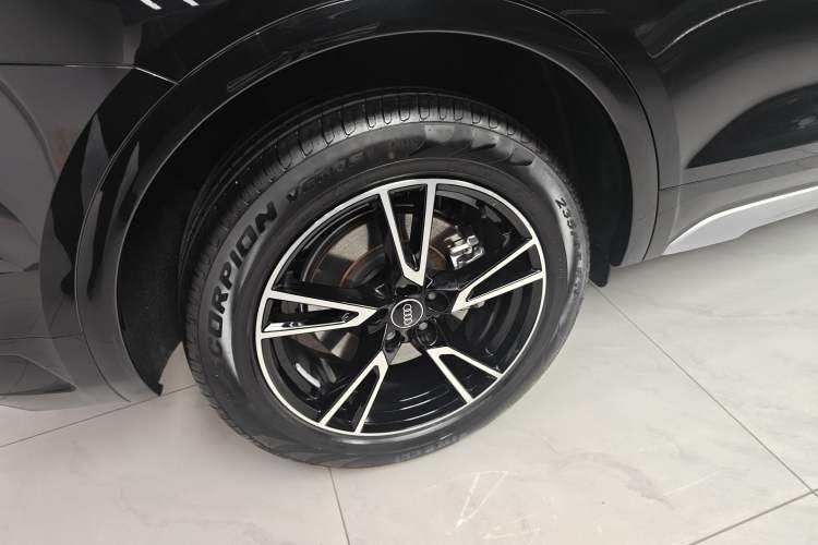 Used Audi Q5L 2024 40 TFSI Fashion Dynamic Model