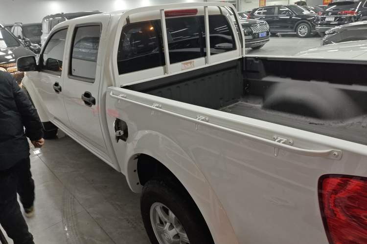 Used Great Wall Wingle 5 2023 2.4L Gasoline Two-Wheel-Drive Entry-Level Big Double
