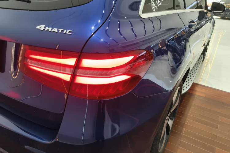 Used Mercedes-Benz GLC 2018 Refreshed GLC 300 4MATIC Dynamic Edition