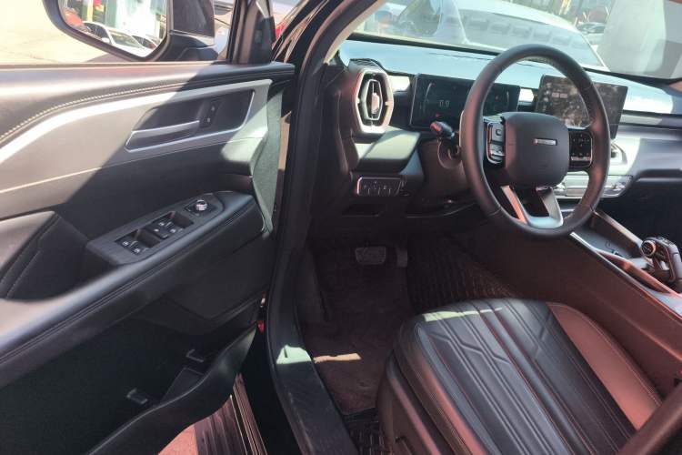 Used Haval H5 2023 2.0T Automatic All-Wheel Drive LinkedIn Gasoline
