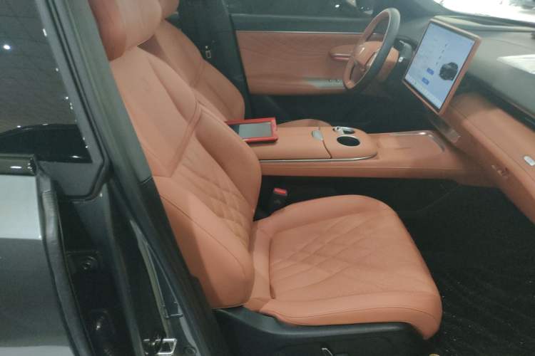 Used  S07 2023 200Max Range-Extended Version