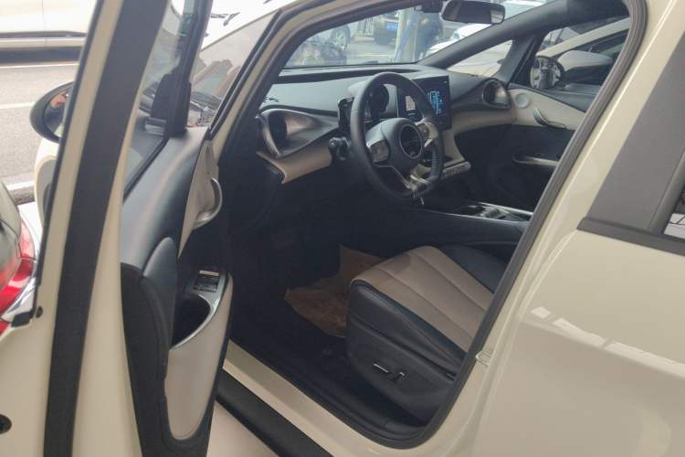 Used BYD Dolphin 2023 420 km Free Version
