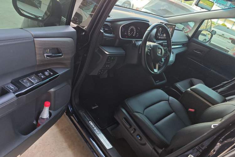 Used Honda Odyssey 2022 2.0L eHEV Prestige Four-Seater Edition