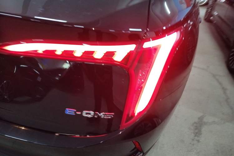 Used Hongqi E-QM5 2023 Base Travel Edition
