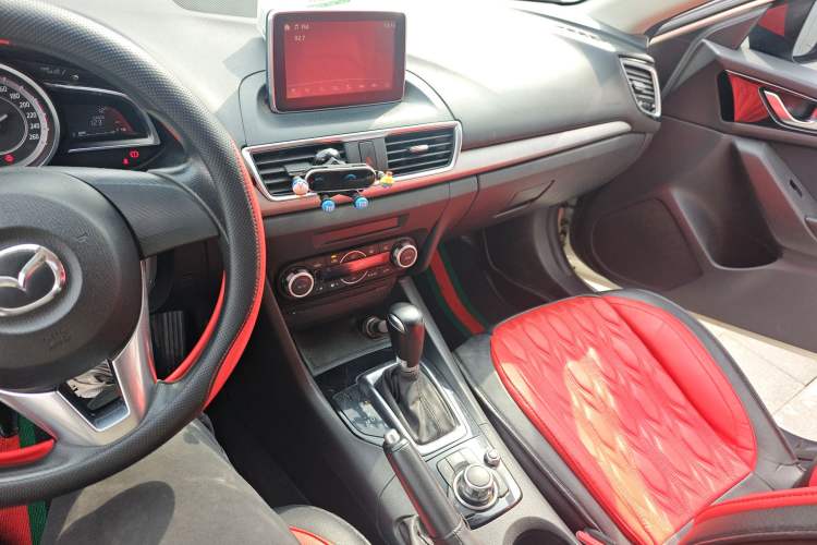 Used Mazda Mazda 3 Axela 2014 Sedan 1.5L Automatic Luxury Model
