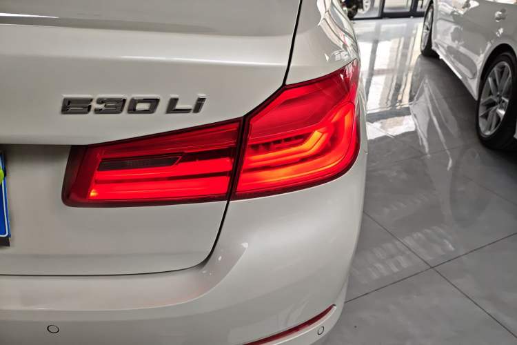 Used BMW 5 Series 2019 530Li Leading Model Luxury Package
