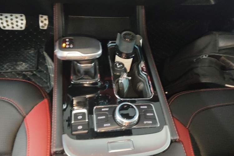 Used  BJ40 2020 2.0T Automatic Four-Wheel Drive Urban Hunter Edition Chivalrous Type
