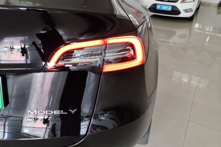 Used Tesla Model Y 2022 Rear-Wheel-Drive Version
