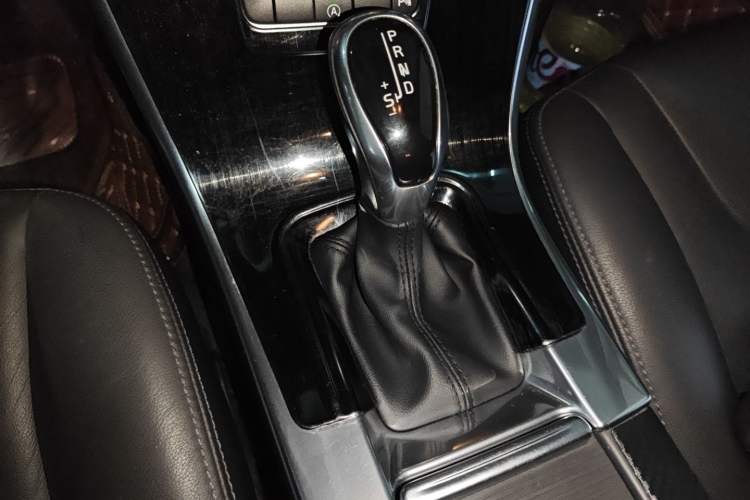 Used Volvo XC60 2017 T5 AWD Smart Upgrade Model
