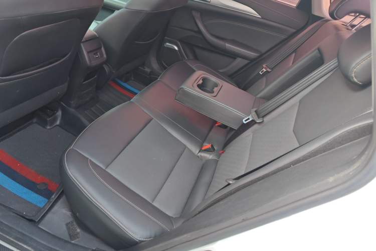 Used Changan Eado 2019 High-Energy Edition 1.6L GDI Manual Pioneer Model China VI Standard