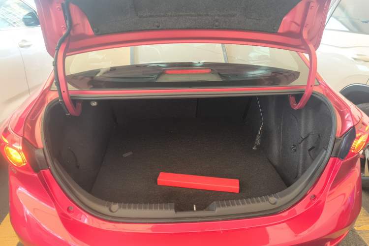 Used Mazda Mazda 3 Axela 2019 Cloud-Controlled Sedan 1.5L Automatic Luxury Model China VI Standard
