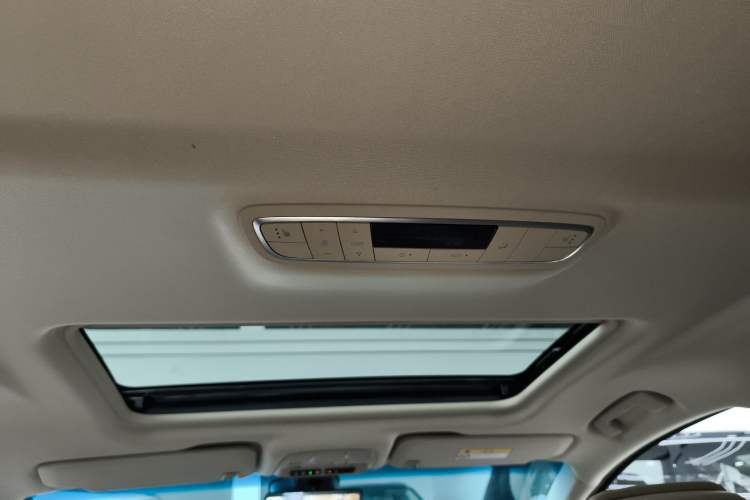 Used Buick GL8 2023 ES Lu Zun Deluxe Model
