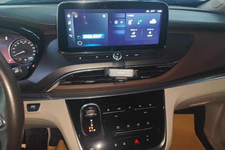 Used Buick GL8 2021 Land Cruiser Executive Class 652T Luxury Model