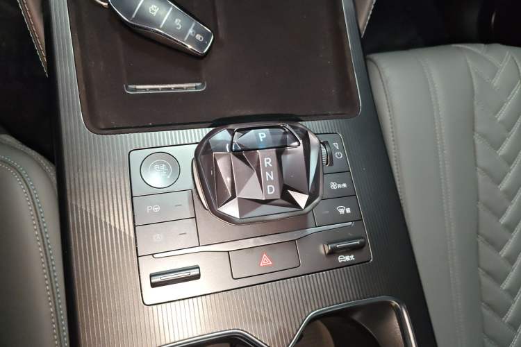 Used BYD Song L DM-i 2025 Intelligent Driving Version 160 km Beyond-Range Type