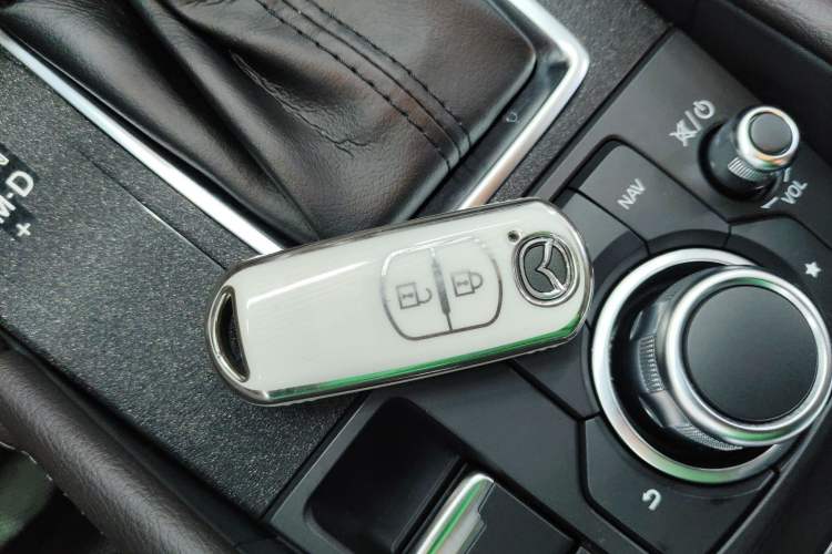 Used Mazda Atenza 2018 2.0L Blue Sky Luxury Edition China VI Standard