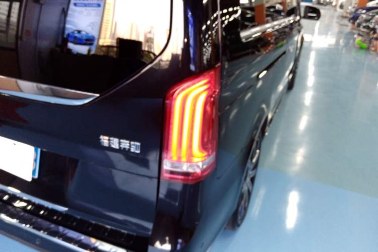 Used Mercedes-Benz V-Class 2021 V 260 L Long-wheelbase Luxury Edition