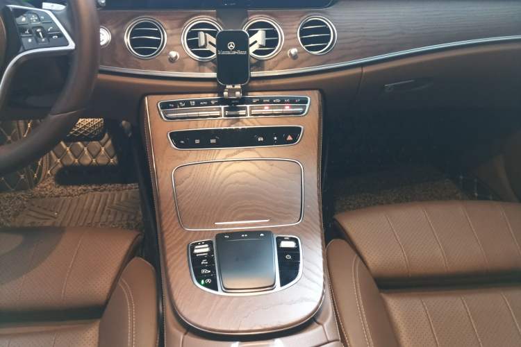 Used Mercedes-Benz E-Class 2021 E 260 L
