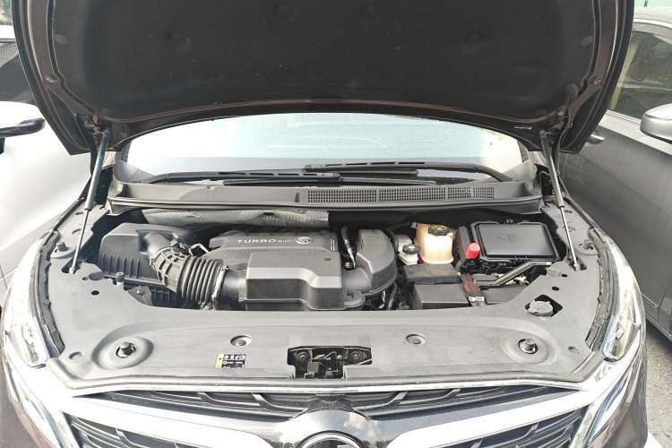 Used Buick GL8 2021 ES Landtrek 653T Luxury Model
