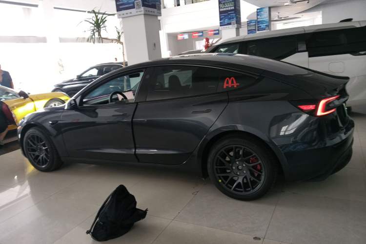 Used Tesla Model 3 2025 Rear-Wheel-Drive Version
