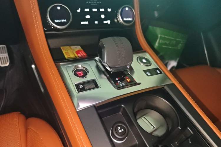 Used Jaguar F-PACE 2021 340 PS R-Dynamic SE