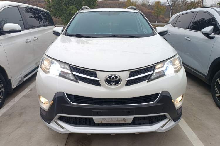 Used Toyota RAV4 2015 2.0L CVT Two-Wheel Drive Fashion Edition