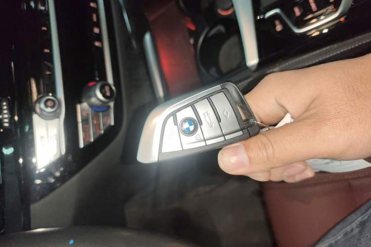 Used BMW 5 Series 2022 Second Facelift 525Li M Sport Package
