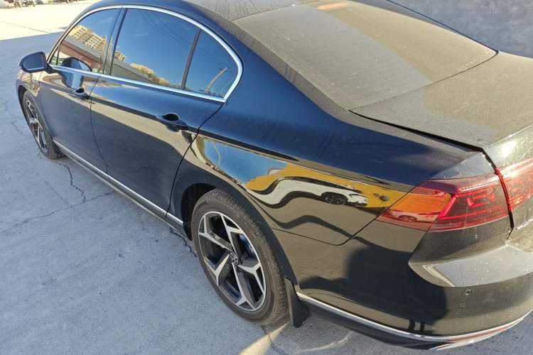 Used Volkswagen Magotan 2024 2 Million Units Zhongxiang Version 330TSI DSG Luxury Edition
