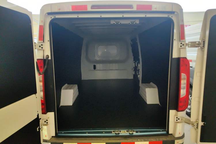 Used Foton Intelligent Blue Elf E7 2024 Facelifted All-Electric Van Flat Roof 2 Seats Evey Lithium Energy 41.86 kWh